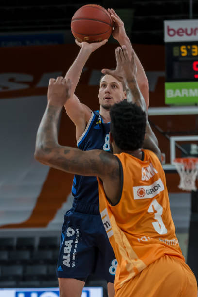 现亮点与不 现亮点与不